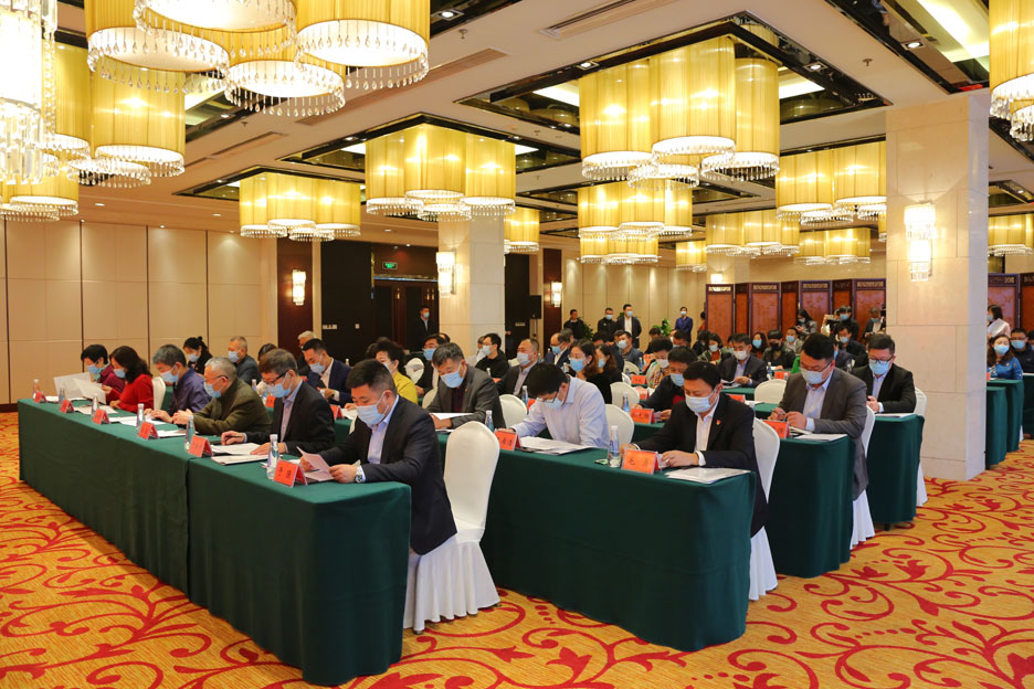 集团公司董事长孙涌参加青岛市劳动模范协会第三届会员代表大会暨换届工作会议(图2) 集团公司董事长孙涌参加青岛市劳动模范协会第三届会员代表大会暨换届工作会议(图2)